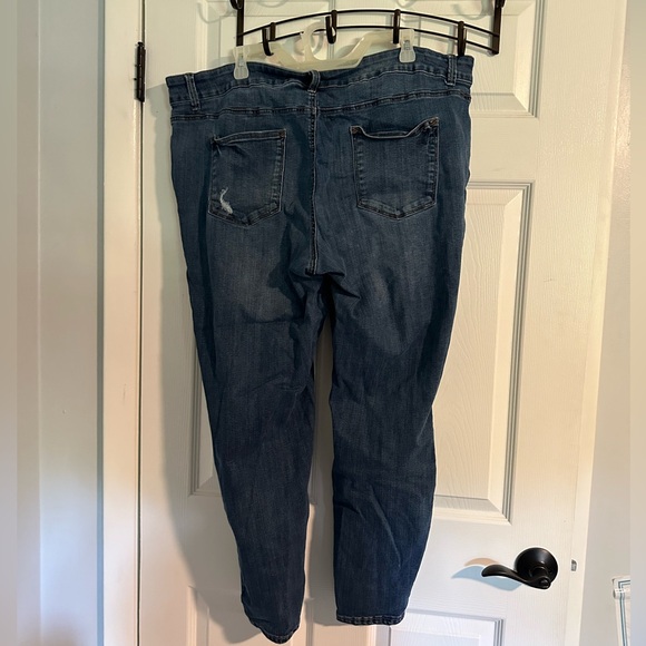 Maurice’s Mid-Rise Jeans size 24W - Picture 2 of 4